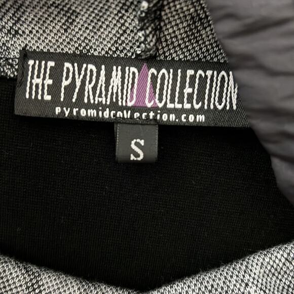 The Pyramid Collection Black Tunic Top Women's Small - Picture 3 of 5
